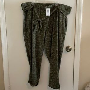 Torrid Patterned Pants Size 3